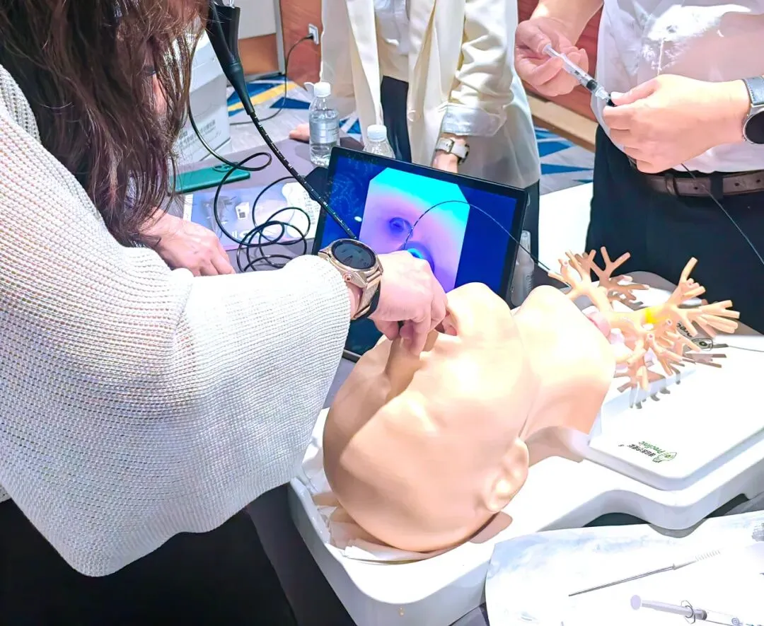 呼吸内镜训练模型：搭建从理论到实践的安全桥梁