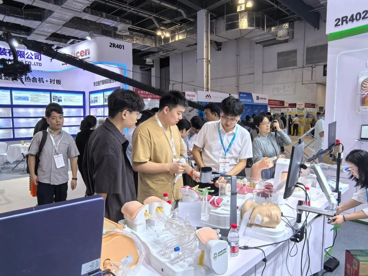 璞临参加第十九届国际医疗器械设计与制造技术展览会.png